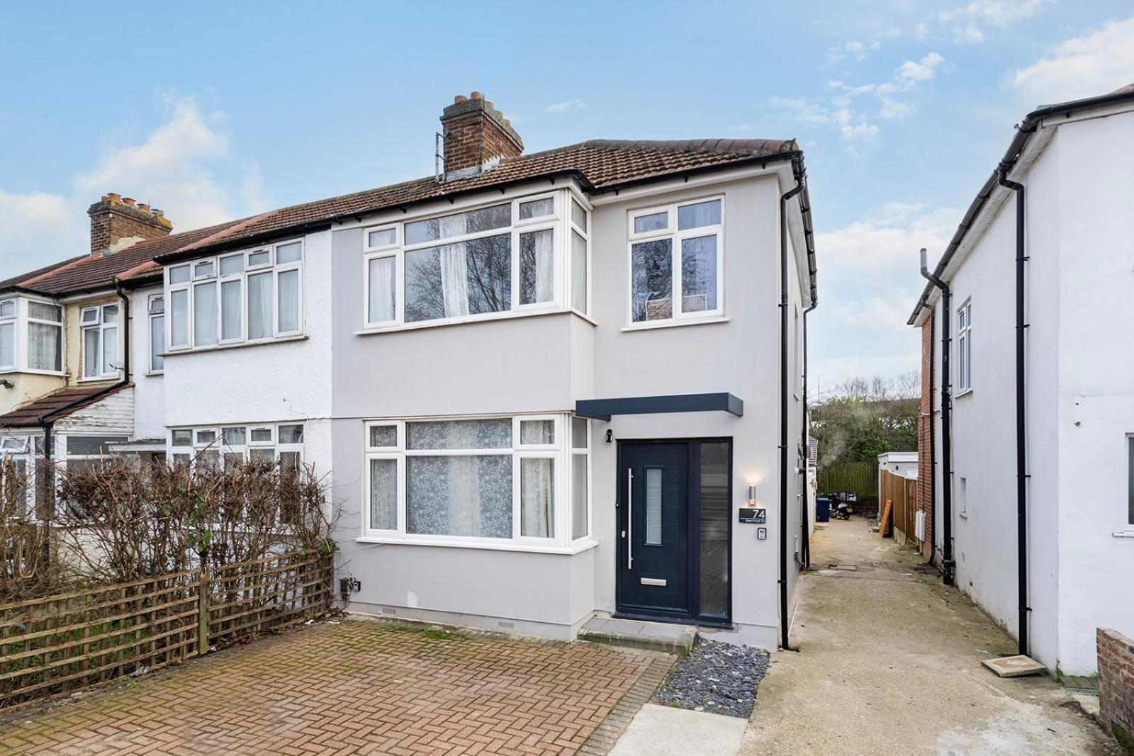 Large 4 Bedroom House With Parking Available Londres Extérieur photo
